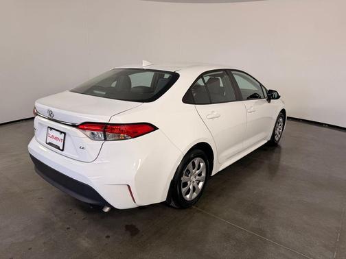 Ice 2025 Toyota Corolla LE