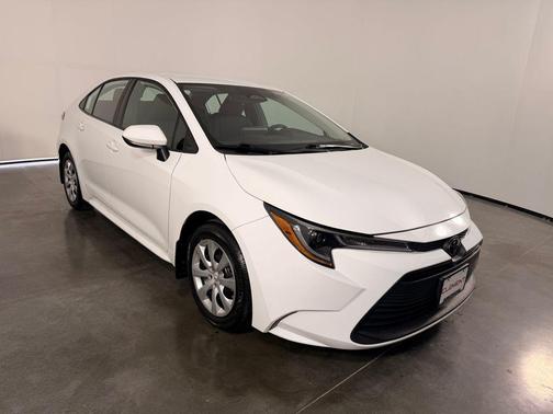 Ice 2025 Toyota Corolla LE