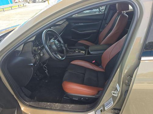 Zircon Sand Metallic 2024 Mazda Mazda3 2.5