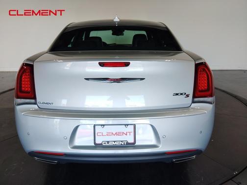 2022 Chrysler 300 S