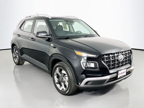 Onyx Black 2024 Hyundai VENUE SEL