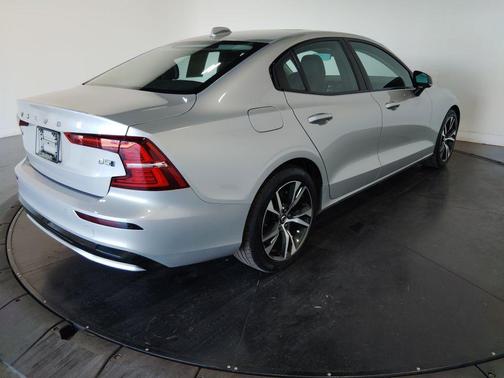 2025 Volvo S60 B5 Core