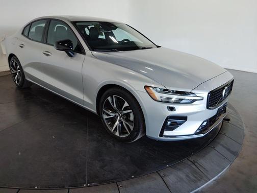 2025 Volvo S60 B5 Core