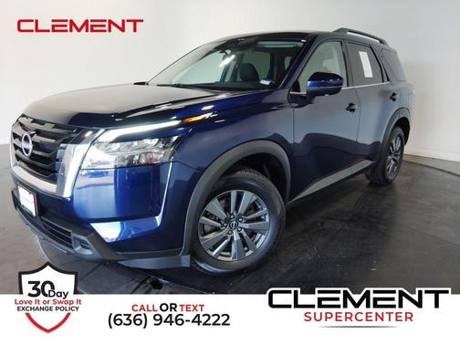 2022 Nissan Pathfinder SV