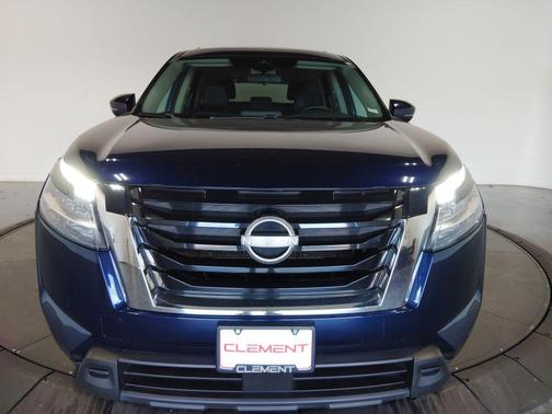 2022 Nissan Pathfinder SV