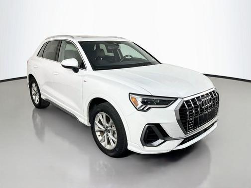 Arkona White 2024 Audi Q3 45 S line Premium