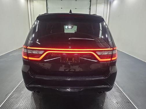 DB Black Crystal Clearcoat 2024 Dodge Durango R/T
