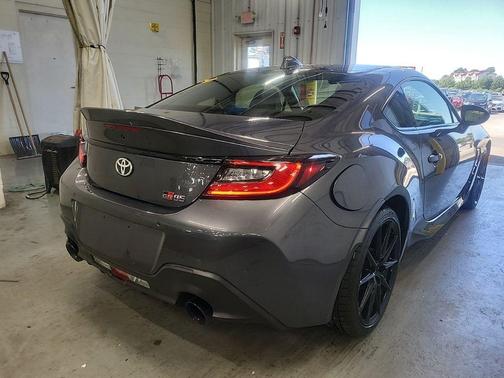 Pavement 2023 Toyota GR86 Premium