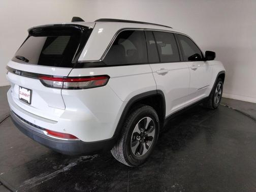 2022 Jeep Grand Cherokee 4xe Base
