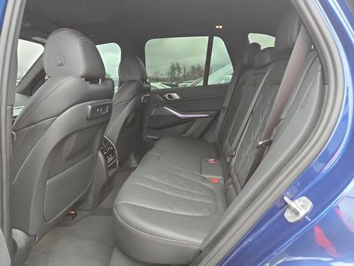 Phytonic Blue Metallic 2023 BMW X5 xDrive40i
