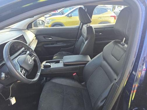 2 Tone Blue / Black Roof 2023 Nissan ARIYA ENGAGE