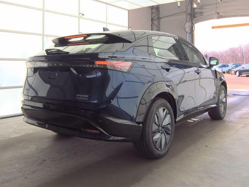 2 Tone Blue / Black Roof 2023 Nissan ARIYA ENGAGE