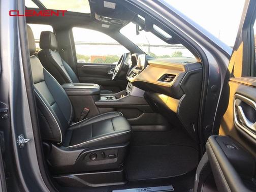2022 GMC Yukon SLT