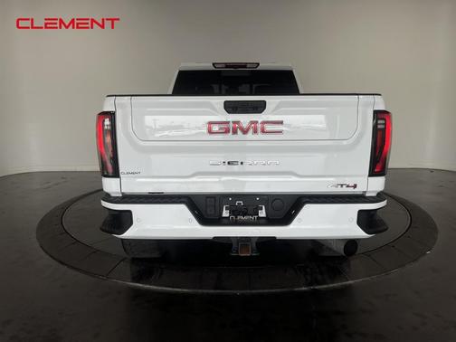 2024 GMC Sierra 2500 AT4