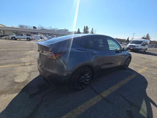 2023 Tesla Model Y Performance