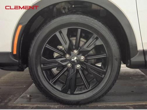 2023 Mitsubishi Eclipse Cross LE