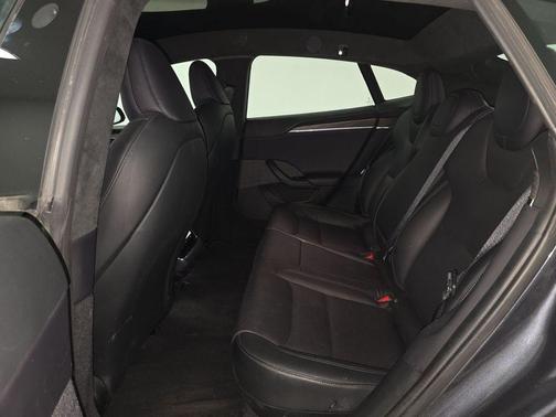2022 Tesla Model S Base