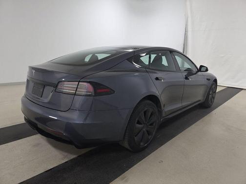 2022 Tesla Model S Base