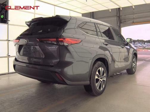 2023 Toyota Highlander Hybrid XLE