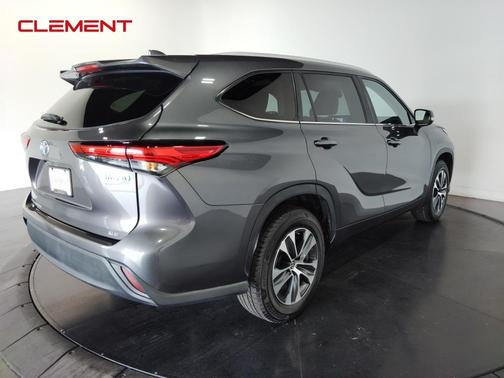 2023 Toyota Highlander Hybrid XLE