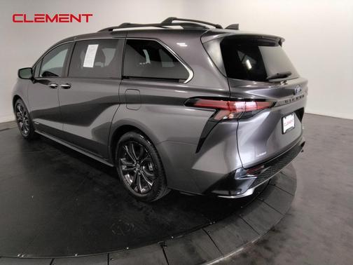 2021 Toyota Sienna XSE 7 Passenger