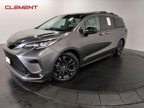 2021 Toyota Sienna XSE 7 Passenger
