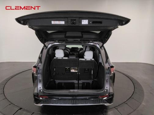 2021 Toyota Sienna XSE 7 Passenger