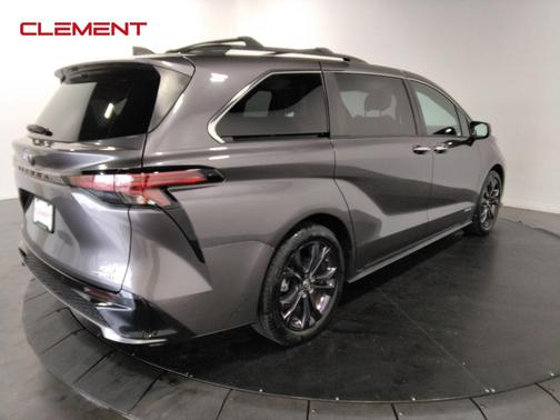 2021 Toyota Sienna XSE 7 Passenger