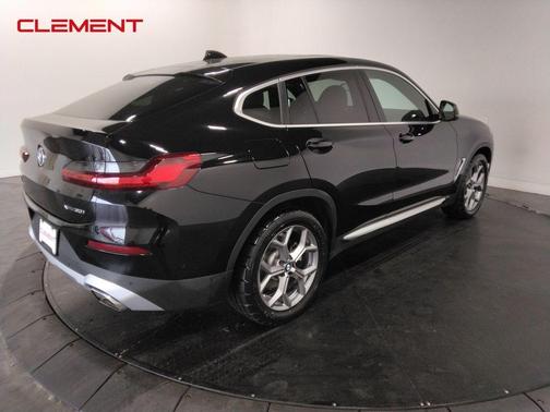 2023 BMW X4 xDrive30i