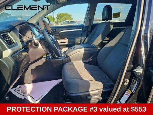 Midnight Black Metallic 2019 Toyota Highlander LE