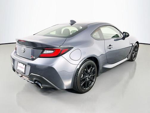Pavement 2022 Toyota GR86 Base
