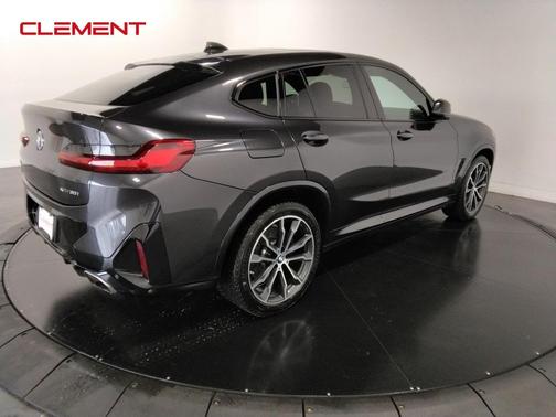 2023 BMW X4 xDrive30i