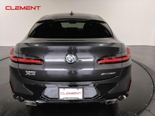 2023 BMW X4 xDrive30i
