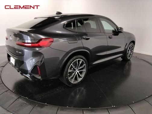 2023 BMW X4 xDrive30i