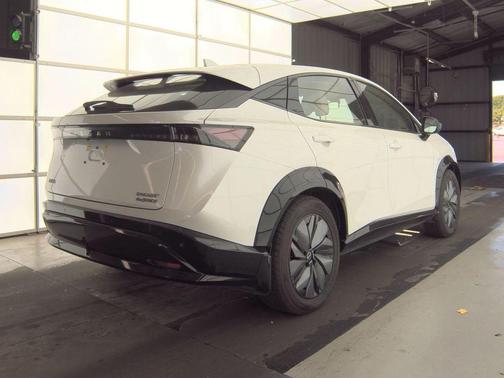 Everest White P 2023 Nissan ARIYA ENGAGE+