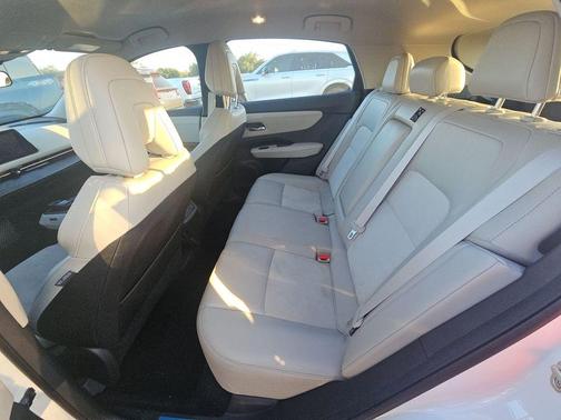 Everest White P 2023 Nissan ARIYA ENGAGE+