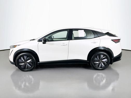 Everest White P 2023 Nissan ARIYA ENGAGE+