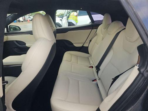 2022 Tesla Model S Base