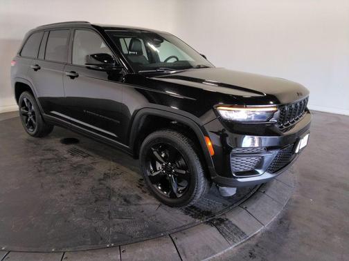 2023 Jeep Grand Cherokee Altitude