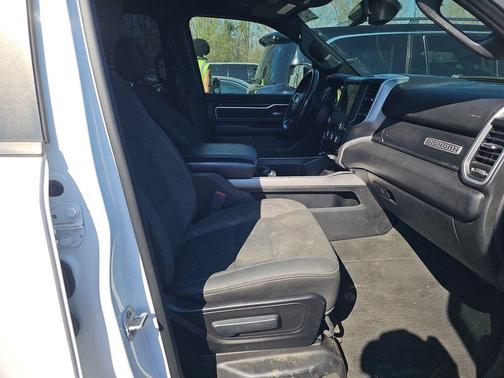 Bright White Clearcoat 2020 RAM 1500 Big Horn