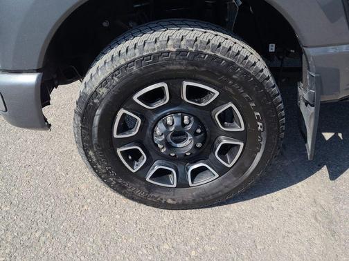 Carbonized Gray Metallic 2024 Ford F-250 Platinum