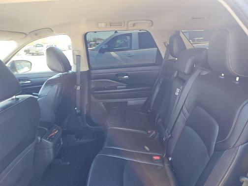 2 Tone Gray / Black Roof 2023 Nissan Pathfinder SL