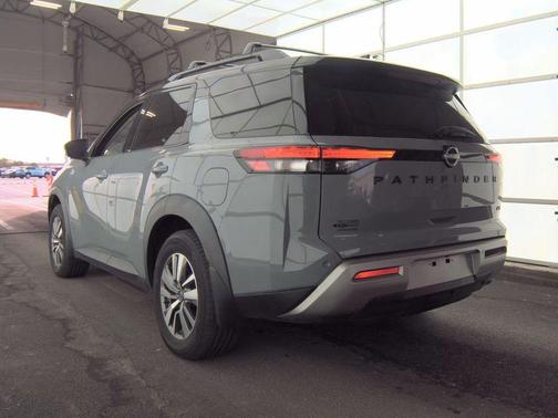 2 Tone Gray / Black Roof 2023 Nissan Pathfinder SL
