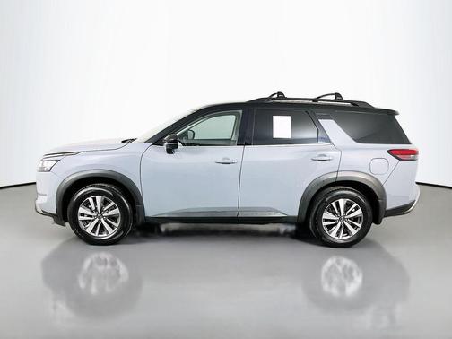 2 Tone Gray / Black Roof 2023 Nissan Pathfinder SL