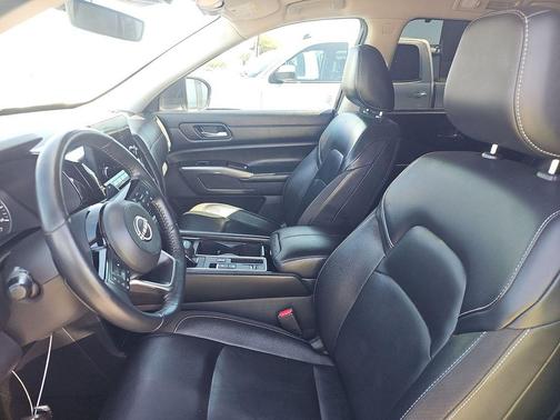 2 Tone Gray / Black Roof 2023 Nissan Pathfinder SL