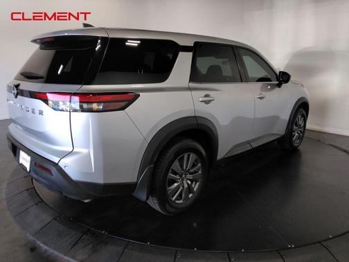 2024 Nissan Pathfinder S