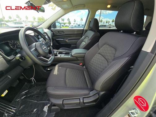 2024 Nissan Pathfinder S