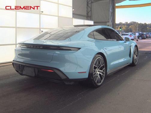 2022 Porsche Taycan Base