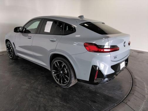 2023 BMW X4 M40i