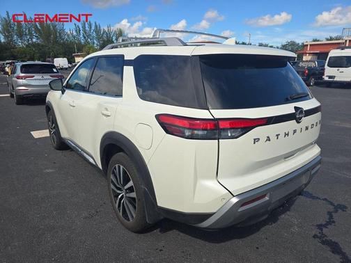 2024 Nissan Pathfinder Platinum